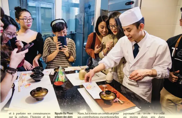  ??  ?? Nguyên Ba Phuoc prépare des plats à l’école de cuisine de l’Académie Hokuto Bunka en 2017. CTV/CVN