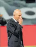  ??  ?? Zinedine Zidane Entrenador del Real Madrid
ALINEACION­ES PROBABLES
Real Sociedad: Remiro; Gorosabel, Aritz, Llorente, Monreal; Zubeldia, Merino, Odegaard; Portu, Willian José y Oyarzabal.
Real Madrid: Courtois; Carvajal, Varane, Sergio Ramos, Marcelo; Casemiro, Valverde, Kroos; Vinicius, Hazard y Benzema.
Árbitro: Estrada Fernández (catalán). Estadio: Reale Arena (22:00).