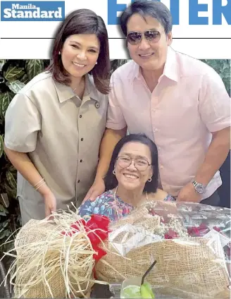  ?? ?? Representa­tive Lani Mercado of Cavite’s Second District (left) with the senator and the veteran columnist and talent manager Lolit Solis (center)