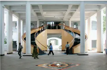  ??  ?? Corridors and staircases at the Sona College of Technology in Salem foster interactio­n across multiple levels