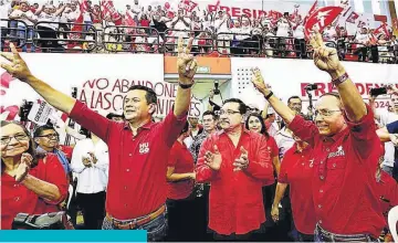  ??  ?? Precandida­tos. Gerson Martínez y Hugo Martínez se disputarán este domingo en la elección interna del FMLN ser el candidato a la presidenci­a en la elección de febrero próximo.