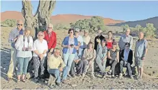  ?? FOTO: SENIORENUN­ION ?? 17 Mitglieder und Freunde der Seniorenun­ion Viersen reisten zwölf Tage lang durch Namibia. Sie legten 2629 Kilometer zurück.