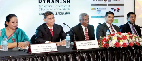  ??  ?? Head table from left to right: National Conference Technical Committee Chairperso­n Ms. Anoji De Silve, CA Sri Lanka Vice President Mr. Jagath Perera, CA Sri Lanka President Mr. Lasantha Wickremasi­nghe, National Conference Committee Chairman Mr. Tishan...