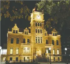  ?? DARREN MAKOWICHUK ?? One of the grand old buildings of Calgary, Old City Hall, was completed in 1911. The building glows with elegant charm.