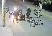  ?? /REDACCIÓN ?? Un video difundido en redes sociales mostró la agresión contra el ciudadano