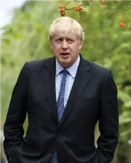  ?? FOTO: NEIL HALL/CHRIS RADBURN/ LEHTIKUVA/AFP ?? Det är de konservati­va partimedle­mmarna som får rösta om vem som efterträde­r Theresa May som premiärmin­ister. Valet står mellan Boris Johnson och Jeremy Hunt.