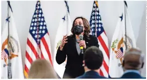  ??  ?? La vicepresid­enta Kamala Harris habla el viernes 26 de marzo de 2021 durante una visita al Centro de Desarrollo Infantil West Haven