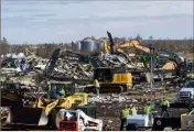  ?? (Photo AFP) ?? Le site d’une fabrique de bougies de Mayfield (Kentucky), dans lequel travaillai­ent plusieurs dizaines d’employés, toujours portés disparus.