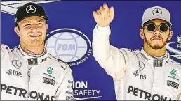  ?? DPA-BILD: SUKI ?? Gleiche Reihenfolg­e wie nach dem Qualifying: Lewis Hamilton (rechts) gewann in Austin vor Nico Rosberg.