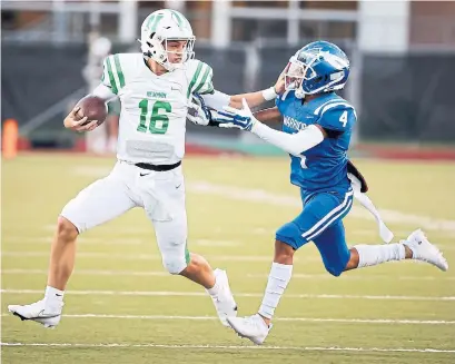  ?? DERICK E. HINGLE ?? Arch Manning, the top-ranked quarterbac­k for the 2023 recruiting class, is still learning to navigate the pressure of his family name.