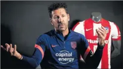  ??  ?? Simeone, en un momento de la entrevista.