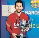 ?? FC BARCELONA ?? Messi recibió su séptimo Pichichi