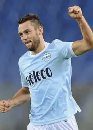  ??  ?? Difensore Stefan De Vrij, 25 anni, nazionale olandese