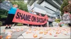  ?? Tribune News Service file photo ?? Members of P.A.I.N. (Prescripti­on Addiction Interventi­on Now) and Truth Pharm staged a protest in September 2019 outside Purdue Pharma headquarte­rs in Stamford.