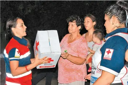  ??  ?? La Cruz Roja ha enviado 109 toneladas de ayuda humanitari­a a los 11 municipios sinaloense­s afectados.