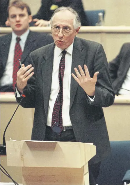  ?? ?? ← First Minister Donald Dewar, pictured addressing the Scottish Parliament in 2000, saw devolution as the start of a process of enhancing democracy