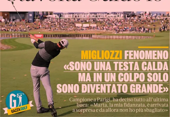  ?? ?? Coraggioso Guido Migliozzi tira il secondo colpo alla 18: 180 metri nel vento con acqua davanti e dietro il green... La palla si è fermata a un metro dalla buca