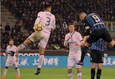  ?? GETTY ?? ZUCCATA VINCENTE Punizione dalla destra di Candreva, Icardi si libera benissimo a centro area e batte Berisha: al 51’ è 1-0 Inter