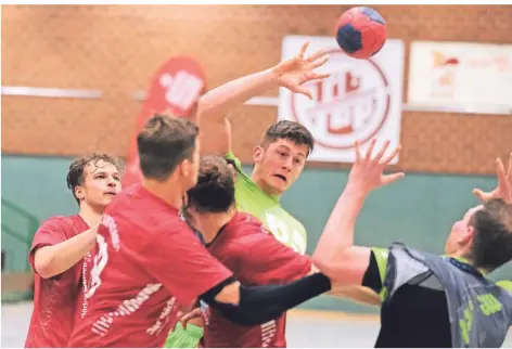  ?? RP-FOTO: ACHIM BLAZY ?? Lukas Klein von Mettmann-Sport im Spiel gegen die Unitas Haan im Februar 2020. In dieser Saison fällt das Derby ganz aus.