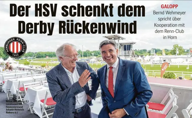  ?? ?? Bernd Wehmeyer (l.) zusammen mit Finanzvors­tand Johann-Heinrich Riekers (r.)