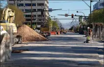  ?? STEVE MARCUS ?? Roadwork is done on Bridger Avenue at Las Vegas Boulevard.