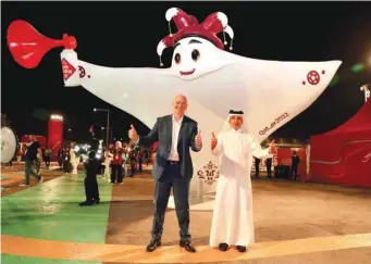  ?? ?? Qatar Airways Group Chief Executive HE Akbar al-Baker with FIFA President Gianni Infantino.