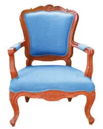  ??  ?? A Louis Xv-style armchair