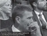  ??  ?? Zvonimir Boban përlotet gjatë fjalëve të Luka Modriçit në mbrëmjen e FIFA-s.