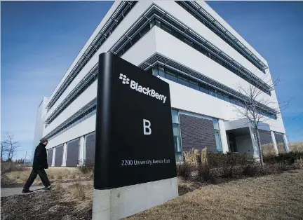  ?? KEVIN VAN PAASSEN/BLOOMBERG NEWS ?? BlackBerry Ltd., based in Waterloo, Ont., posted sales in the fourth quarter of $660 million, 32 per cent below the same period last year and falling short of analysts’ estimates. But the company recorded a surprise adjusted profit of four cents per...