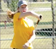  ?? MARK HUMPHREY ENTERPRISE-LEADER ?? Maria Maraver, a foreign-exchange student from Spain, follows through on a backhand shot during a tennis match against U.S. 62 rival, Farmington.