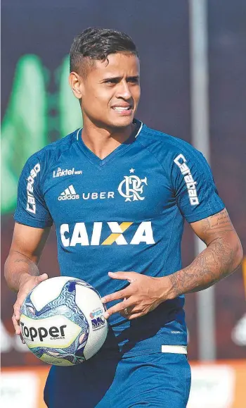  ?? GILVAN DE SOUZA/FLAMENGO ?? Everton participa de trabalho em campo reduzido, no Ninho do Urubu