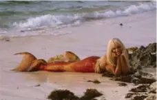  ??  ?? Daryl Hannah starred as a mermaid in Ron Howard’s 1984 rom-com Splash.
