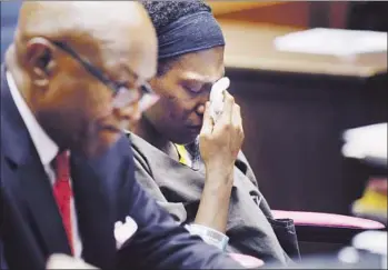  ?? Wally Skalij
Los Angeles Times ?? TRISHAWN CARDESSA CAREY wipes her eyes during her bail hearing. Advocates are questionin­g the decision to charge the mentally ill homeless woman with assault after she raised an officer’s baton.