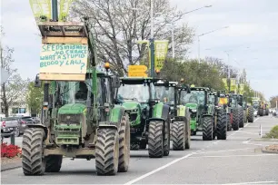  ?? PHOTO: SANDY EGGLESTON ?? Some of the more than 100 tractors which drove through Gore last week to protest freshwater reforms.