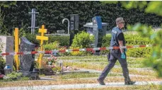  ?? ARCHIVFOTO: CHRISTOPH SCHMIDT ?? Ein 24-Jähriger hatte die Handgranat­e auf eine Trauergeme­inde auf dem Friedhof in Altbach geworfen.