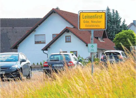  ?? FOTO: HERMANN SORG ?? Am Nordende von Leinenfirs­t sollen die Autos zukünftig langsamer fahren.