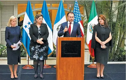  ??  ?? Kirstjen Nielsen, Sandra Jovel, Luis Videgaray y María Dolores Aguero, al término del encuentro.