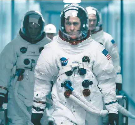  ?? PHOTO COURTOISIE UNIVERSAL PICTURES ?? Ryan Gosling joue le rôle de l’astronaute Neil Armstrong dans Le premier homme de Damien Chazelle.