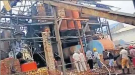  ?? HT PHOTO ?? The factory in Hisar district’s Uklana block where an explosion took place.