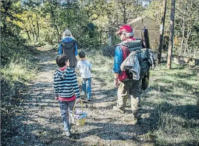  ?? LLIBERT TEIXIDÓ ?? Els experts aconsellen que, després d’una sortida al camp, els excursioni­stes revisin possibles picadures