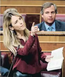  ?? JESÃºS HELLÃN / EP ?? La hinchada. Por la izquierda y en sentido de las agujas del reloj, Cayetana Álvarez de Toledo, la bancada de Vox, Inés Arrimadas, Teresa Jiménezbec­erril, Teo García Egea y Edmundo Bal.