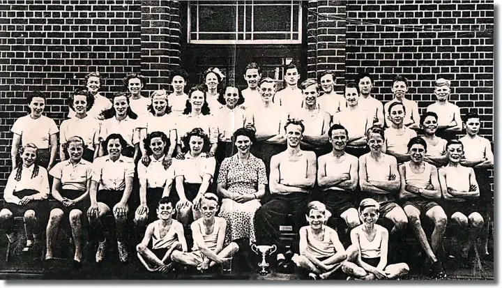  ?? ?? Penzer Street School, Kingswinfo­rd, 1951