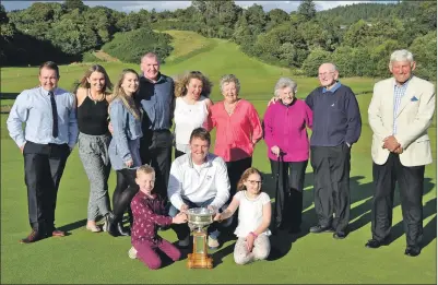  ?? T_ 34robert03 ?? Robert MacIntyre pictured with friends and family at Glencruitt­en golf club last Saturday