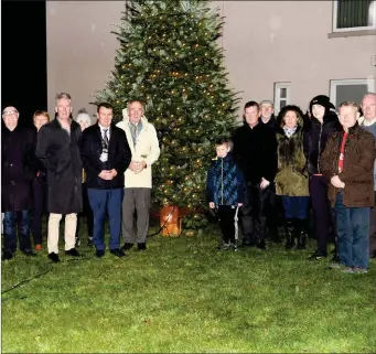  ??  ?? Richard Sherwood Chairman, Cllr John Sheehan Mayor of Killarney Municipal Area, Dan Ahern, Cllr Donal Grady, John O’Donoghue and residents turning on the Christmas Lights at Farranfore.