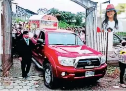  ?? FOTO: EL HERALDO ?? Arropada por el cariño de todo un pueblo, la pequeña Allison Nahomy Argueta fue sepultada en el cementerio de Lepaera.