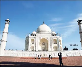  ??  ?? Taj Mahal