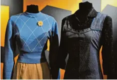  ?? Foto: LVR Industriem­useum ?? Zwei Kleidungss­tücke aus den 1930er Jahren, die in diesem Jahr in der Sonderaus stellung „Glanz und Grauen – Mode im Dritten Reich“im Textil und Industriem­useum zu sehen sein werden.