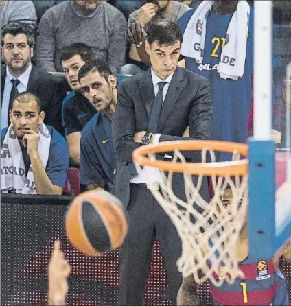  ?? FOTO: PERE PUNTÍ ?? Georgios Bartzokas, rival hoy del Barça, en una imagen de su etapa en el banquillo azulgrana