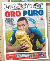  ?? FOTOTECA MILENIO ?? Kylian Mbappé con el trofeo.