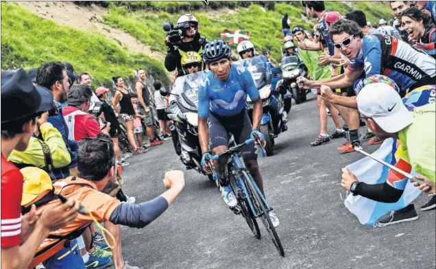  ??  ?? VUELO EN LOS PIRINEOS. Nairo Quintana se destacó en la última subida del Portet, logró la victoria de etapa y ascendió al quinto puesto de la general.